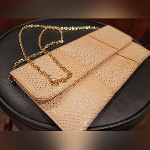 URBAN EXPRESSIONS - Peach 🍑 & Gold Envelope Cluch / Cross Body Bag